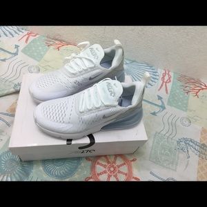 Women air max 270 size 8 US